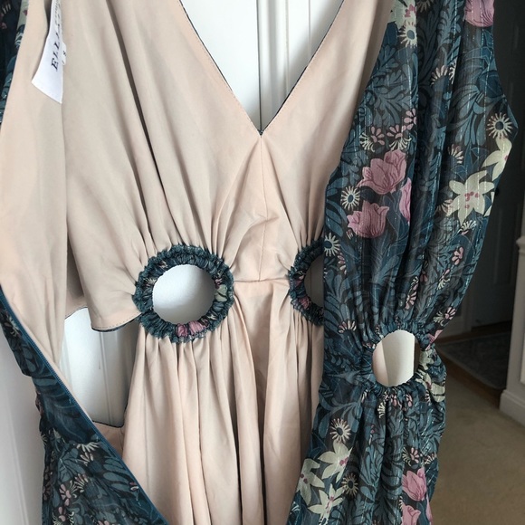 Elliatt x Revolve Kristen Cut Out Dress. Size Small - Picture 9 of 13